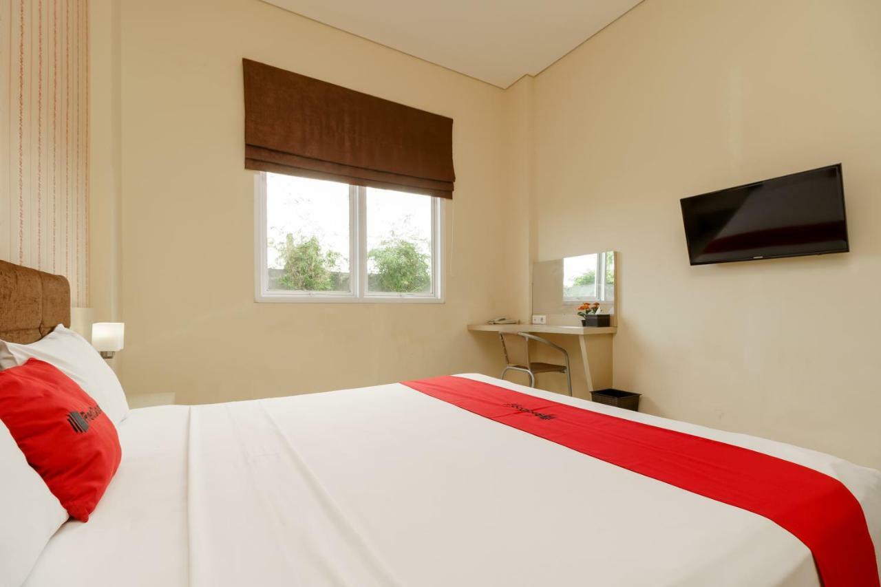Reddoorz Plus Near Sangkareang Park Mataram Buitenkant foto